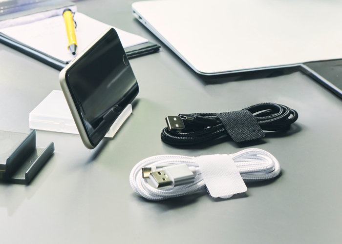 ビジネスシーンに便利なType-Cケーブル&ケーブルタイのご紹介。